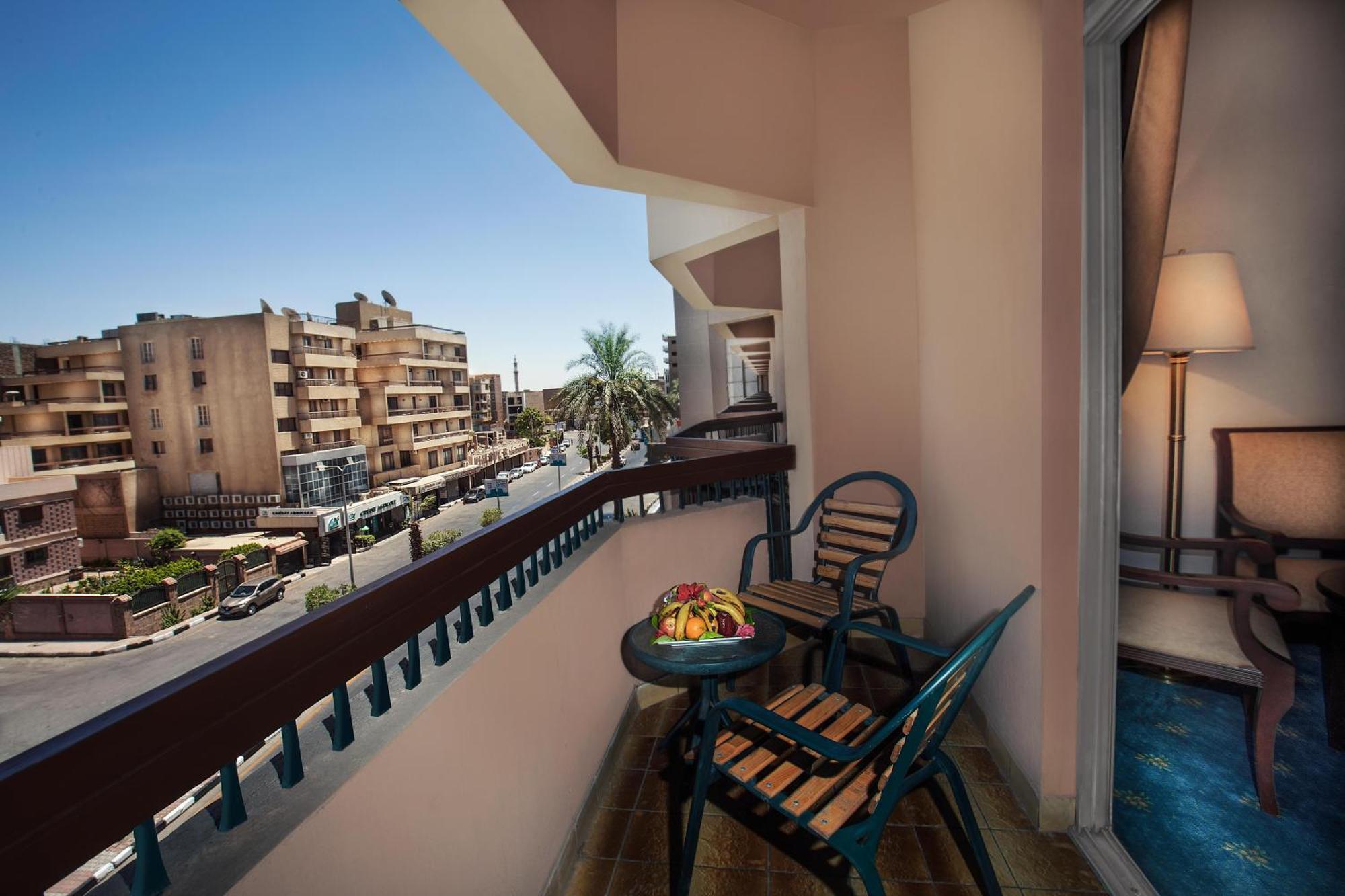 Pyramisa Hotel Luxor Eksteriør bilde